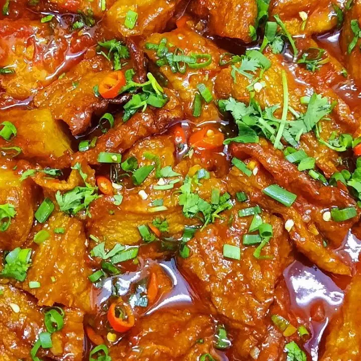 Hình ảnh Cơm chả cá sốt cà chua+ thịt kho trứng+món phụ