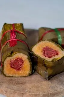 Hình ảnh Bánh tét chuối