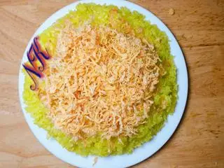 Hình ảnh xôi gà chà bông hộp nhỏ