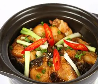 Hình ảnh cơm cá lăng kho tiêu 