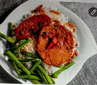 Hình ảnh Cơm sườn ngũ vị