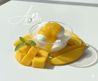 Hình ảnh Sữa chua Hy Lạp mix mứt xoài