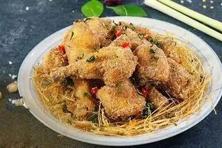 Hình ảnh Cơm gà rang muối 
