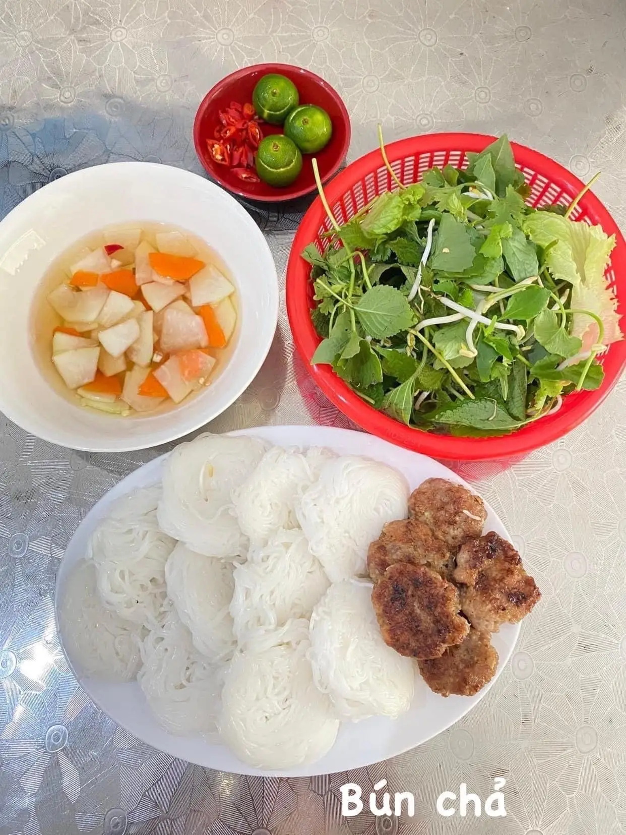 Hình ảnh Bún lá chả viên