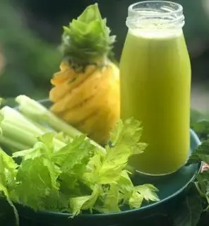 Hình ảnh DỨA - TÁO - CẦN TÂY 