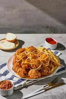 Hình ảnh Gà rán rút xương xốt sriracha mayo - nửa con