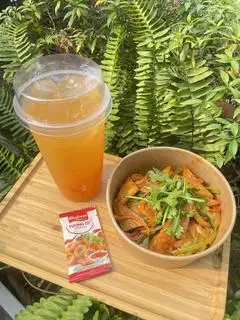 Hình ảnh Mì xào trứng - chả cá