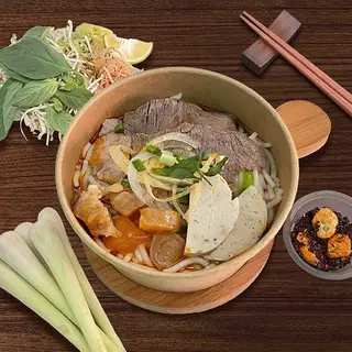 Hình ảnh Bún bò Huế Nạm chả gân