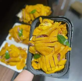 Hình ảnh Gà ủ muối 1/2 con 