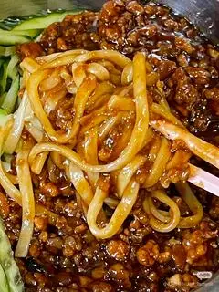 Hình ảnh 东北炸酱面 - 力推款Mì tương đen Đông Bắc (món đặc biệt推荐)