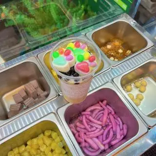 Hình ảnh Trà sữa chân mèo sốt tan chảy