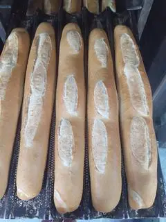 Hình ảnh Bánh mỳ không dài 