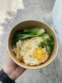 Hình ảnh Nui xào trứng ốp la