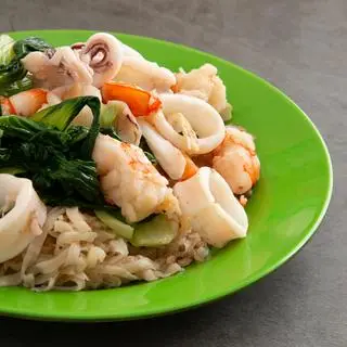 Hình ảnh phở xào hải sản + trà quất 