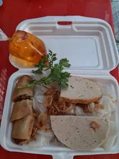 Hình ảnh Bánh ướt nóng - chả giò chiên, chả lụa , chả chiên .