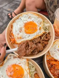 Hình ảnh Cơm Gà Sốt Phomai