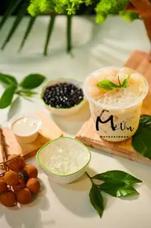 Hình ảnh Trà sữa nhãn lài 700ml