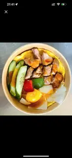 Hình ảnh cơm bò lúc lắc phủ trứng