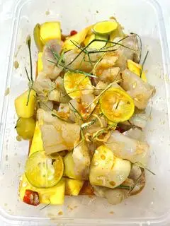 Hình ảnh Gân bò (kèm nước chấm sữa tắc ớt nhà làm)