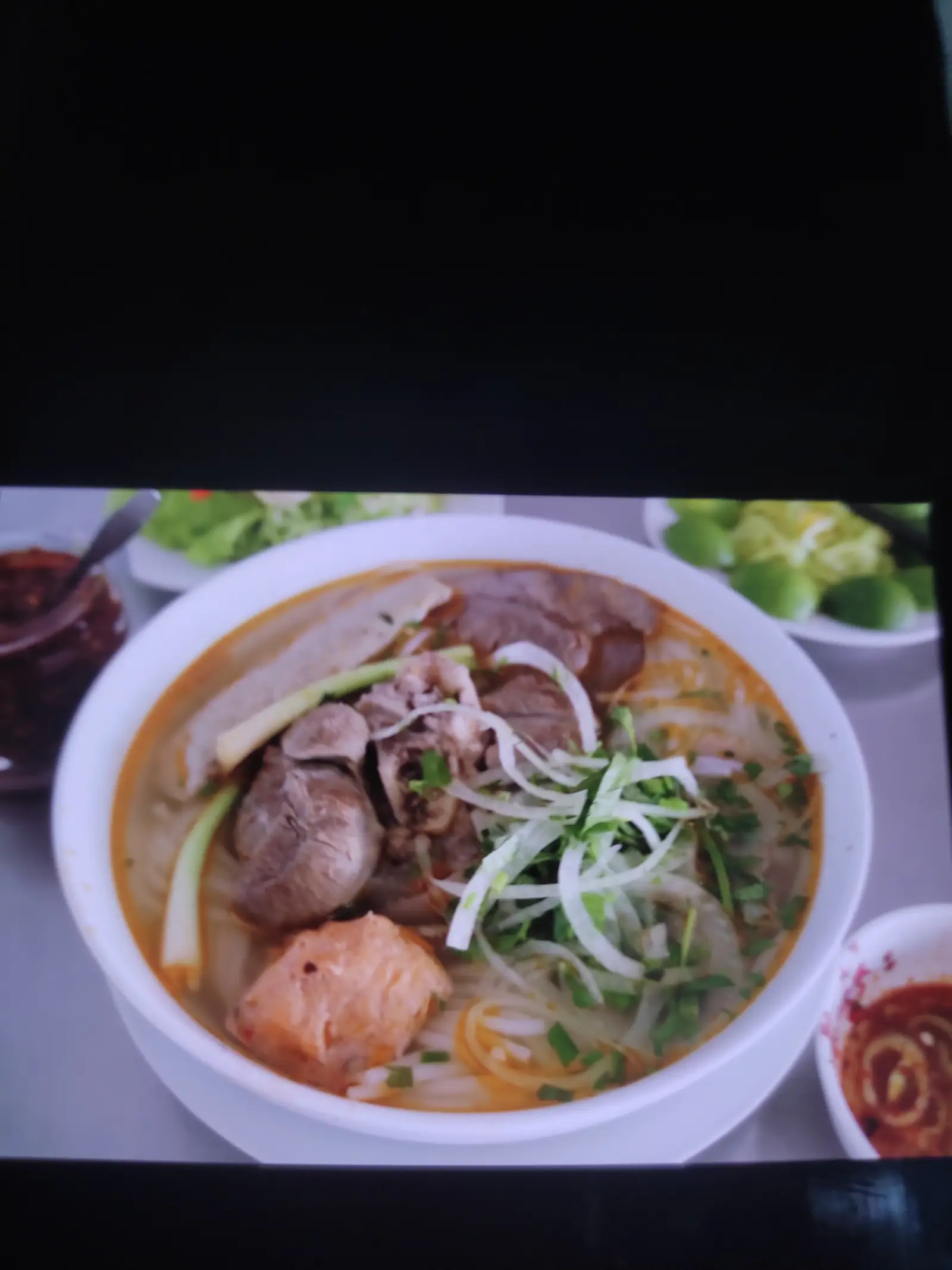 Hình ảnh bún bò Huế không móng