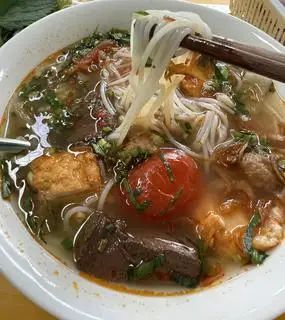 Hình ảnh Bún riêu chả , mọc 