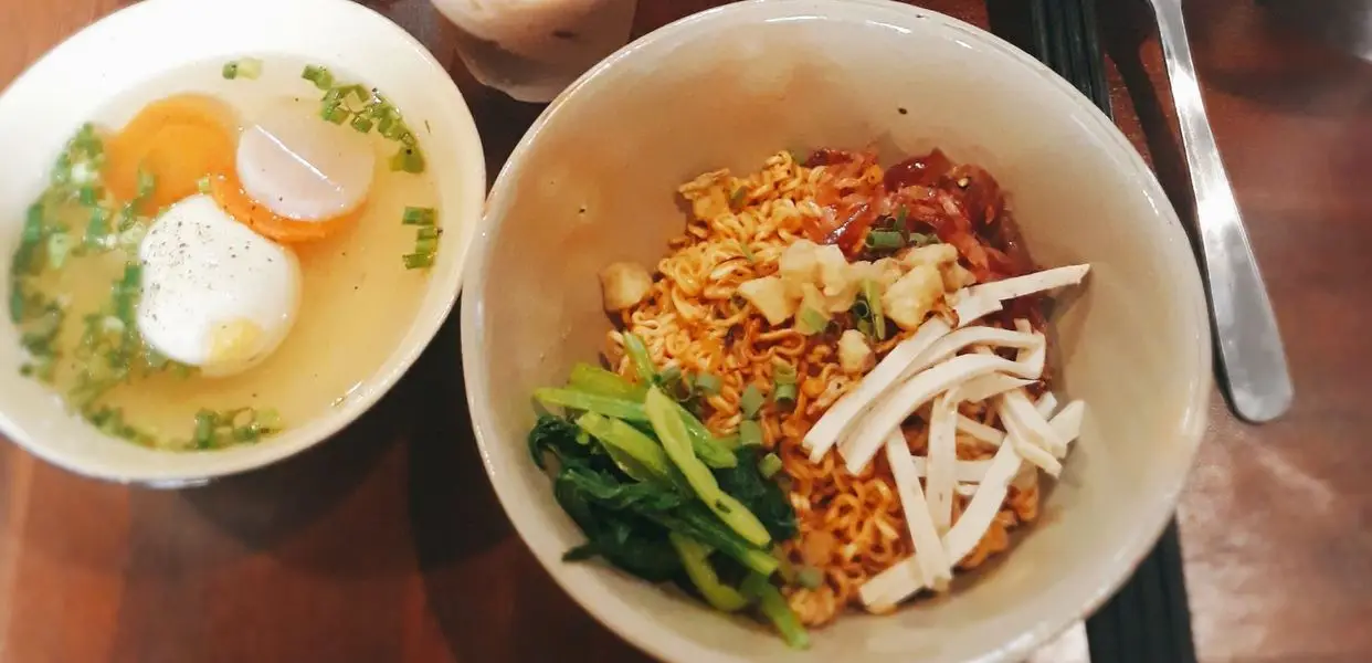 Hình ảnh Cơm Tấm & Mì Trộn Muối Ớt - Đinh Bộ Lĩnh