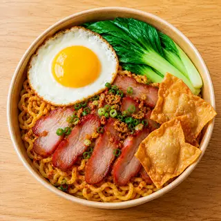 Hình ảnh Mì trộn xá xíu - trứng - hoành thánh