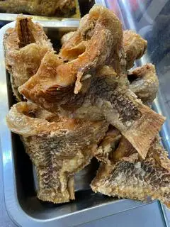 Hình ảnh Cơm cá diêu hồng chiên