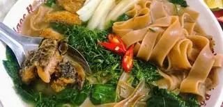 Hình ảnh Bánh đa đỏ cá rô đồng
