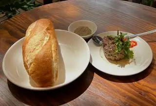 Hình ảnh Pate cuộn mỡ chài