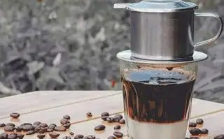 Hình ảnh cafe sữa nóng pha fin