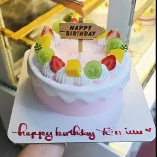 Hình ảnh Bánh vừa 2 full hồng kem chảy viền hoa quả