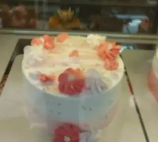 Hình ảnh Bánh kem tươi hoa anh đào nhí size 14