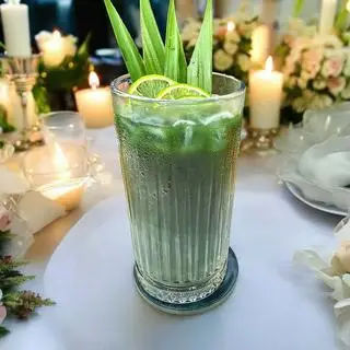 Hình ảnh Nước tảo xoắn chanh mật ong