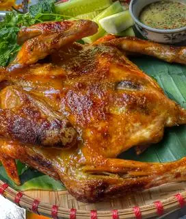 Hình ảnh gà mắm nhĩ nhỏ+2 viên bò nướng muối ớt 