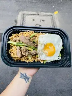Hình ảnh Mì xào bò trứng