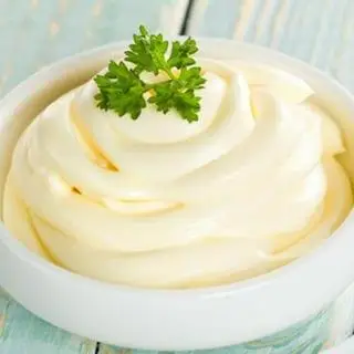 Hình ảnh 1 hủ chấm Mayonnaise Béo Ngậy