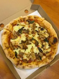 Hình ảnh Pizza Gà & Nấm