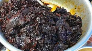 Hình ảnh 1 kí khô bò đen vị ngọt + tặng 2 ổ bánh mì 