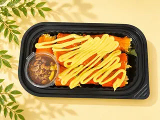 Hình ảnh Bánh tráng cuộn bơ chấm sốt me