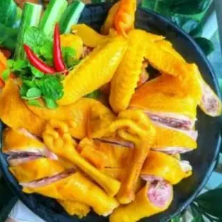 Hình ảnh Gà Ủ Muối Loại 1 Có Đầu chân