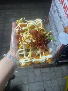 Hình ảnh Bánh tráng cuốn tóp mỡ