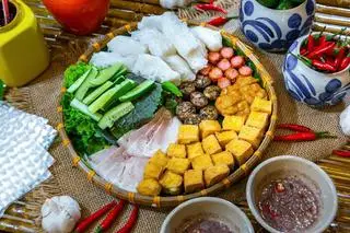 Hình ảnh Bún đậu thập cẩm 2 người + 2 ly trà tắc