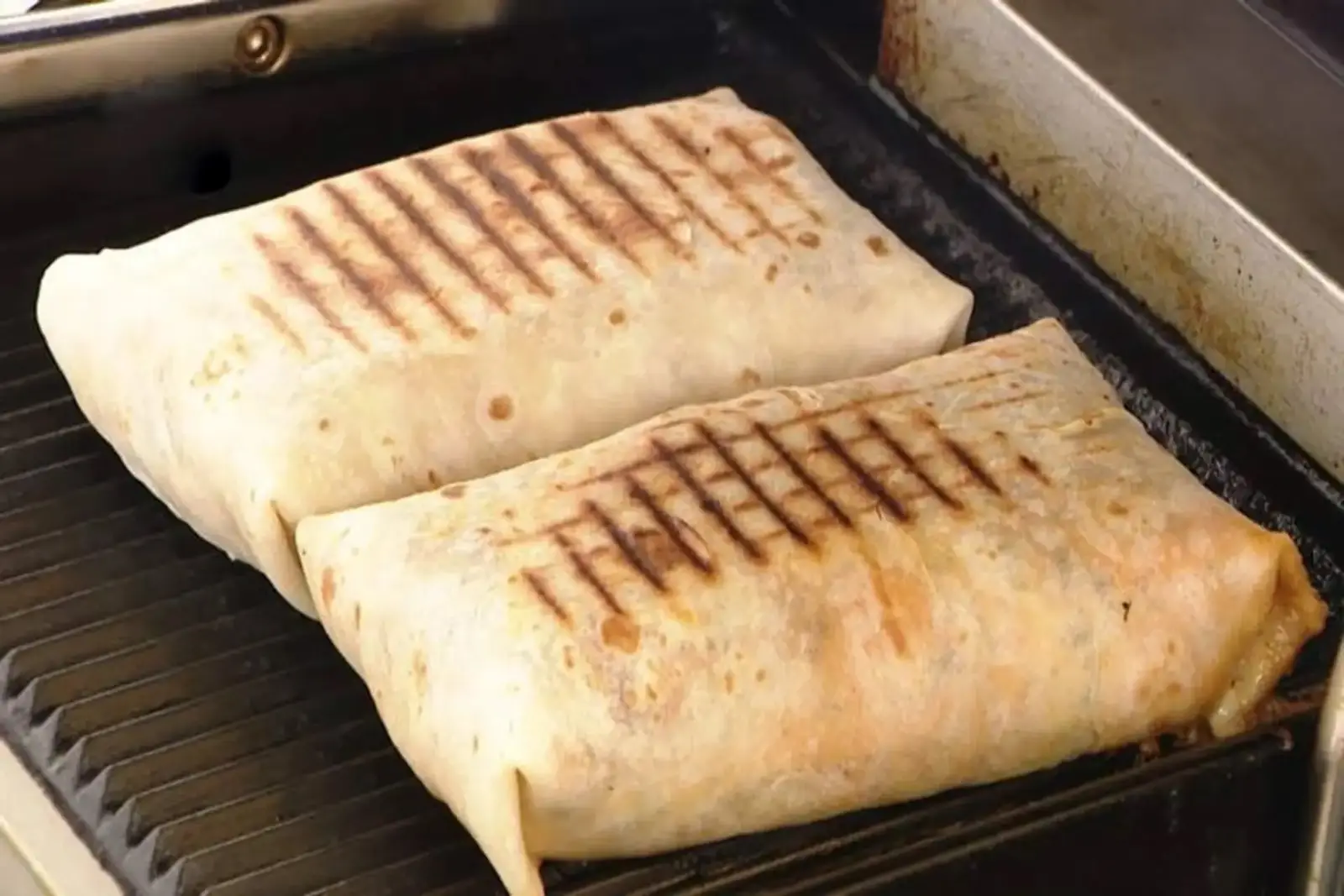 Hình ảnh Tacos bò bằm thịt xông khói