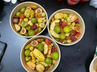 Hình ảnh Hoa Quả lắc muối ớt