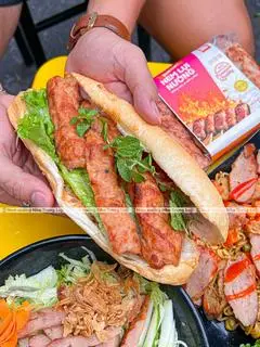 Hình ảnh bánh mì nem nướng