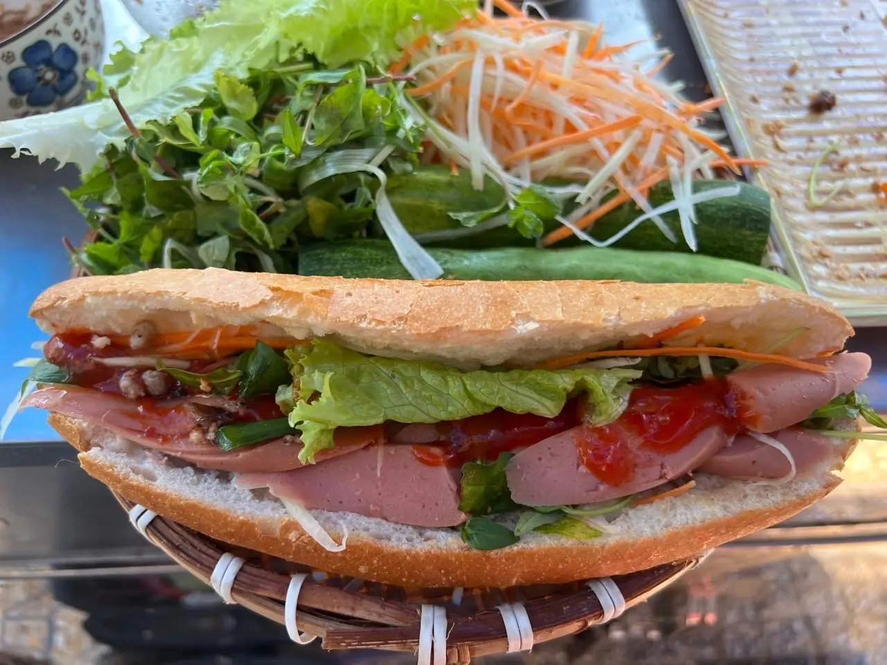 Hình ảnh Bánh mì xúc xích 2 cây