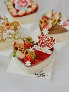 Hình ảnh Bánh mousse dâu tây tươi