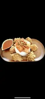 Hình ảnh Cơm Gà Viên Sốt GV (Sốt Không Cay, Sốt Riêng)