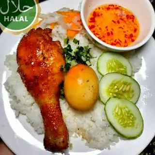 Hình ảnh Cơm Gà Nướng + Trứng Kho
